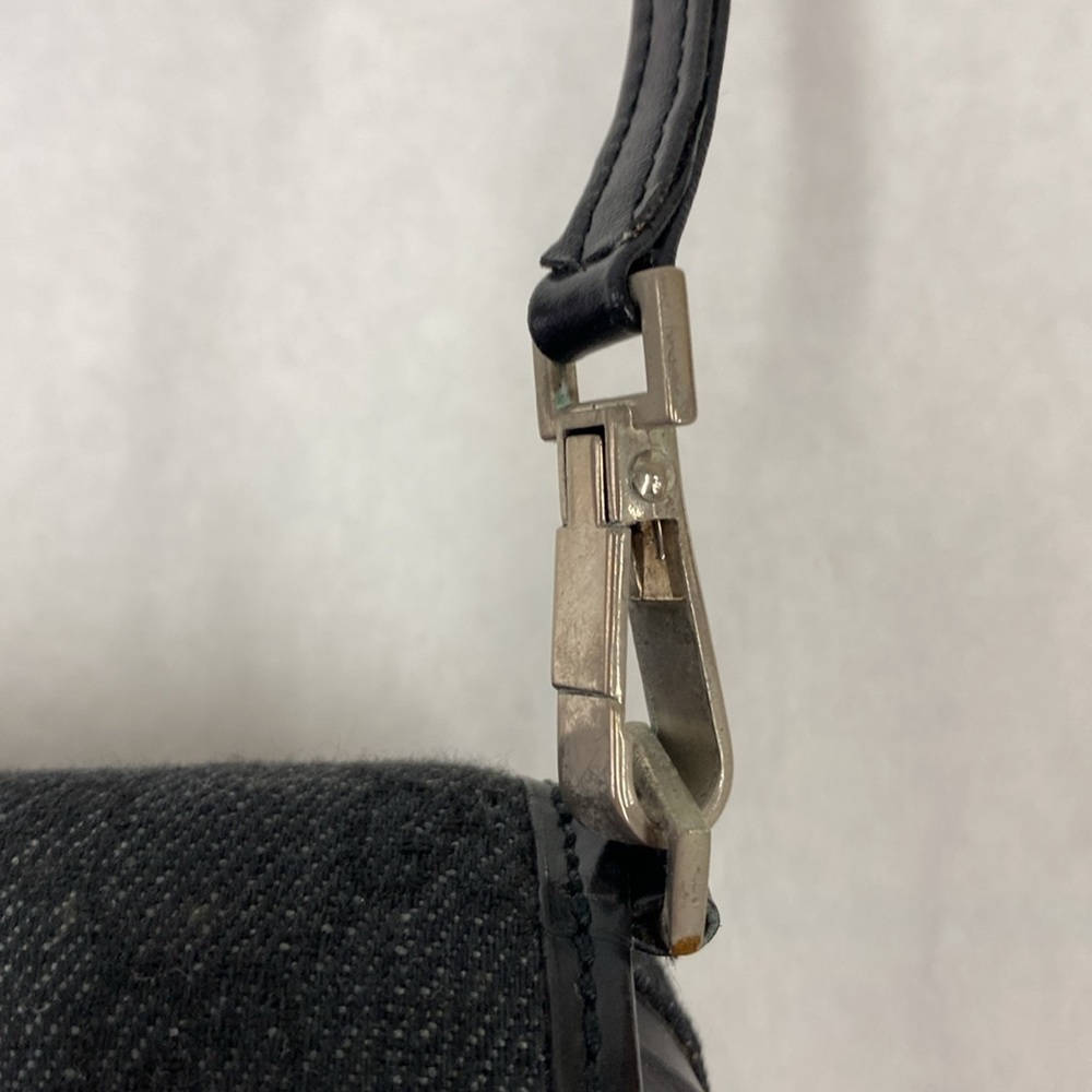 Gucci brand clutch. Color: black - Picture 3 of 8